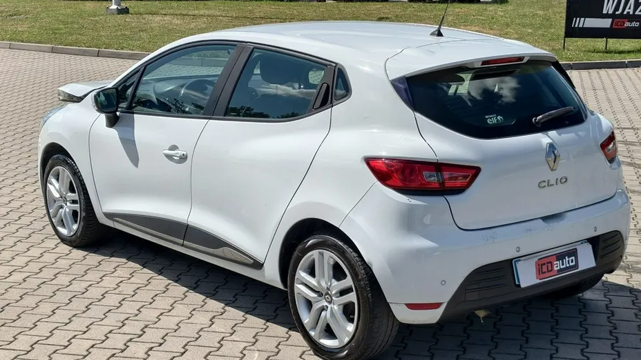 RENAULT Clio -