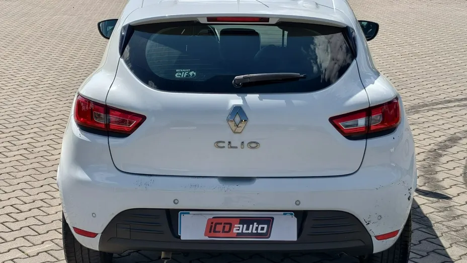 RENAULT Clio -