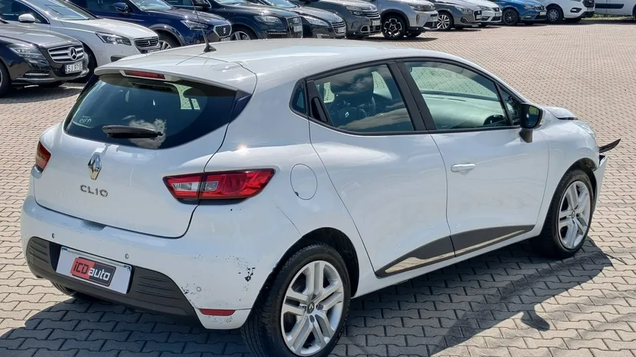 RENAULT Clio -