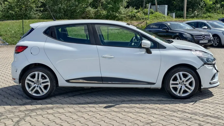 RENAULT Clio -