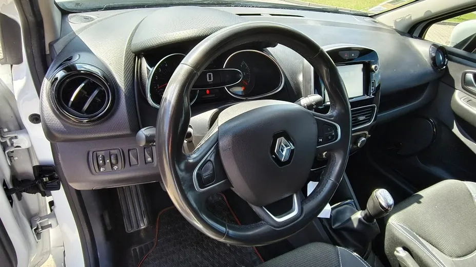 RENAULT Clio -