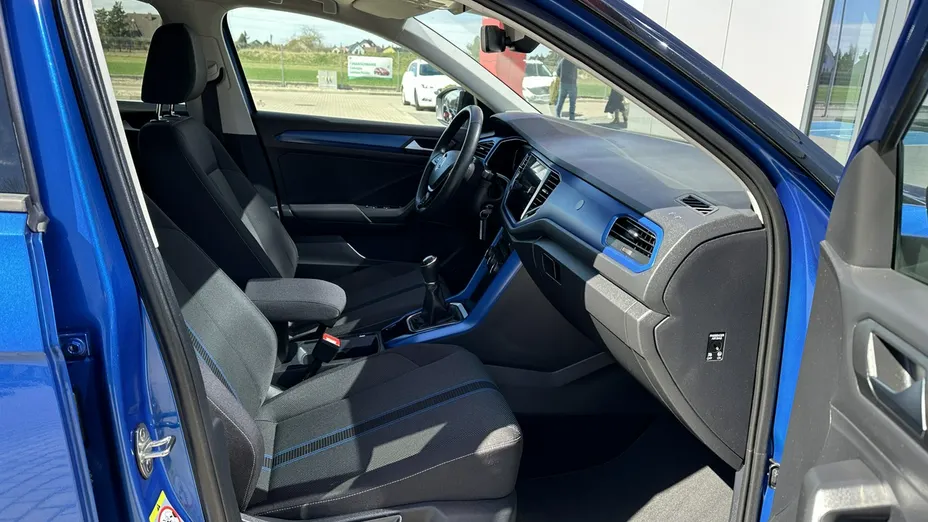 VOLKSWAGEN T-ROC -