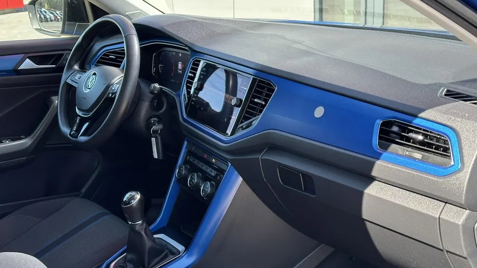 VOLKSWAGEN T-ROC -