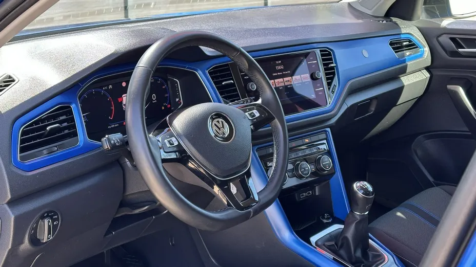 VOLKSWAGEN T-ROC -