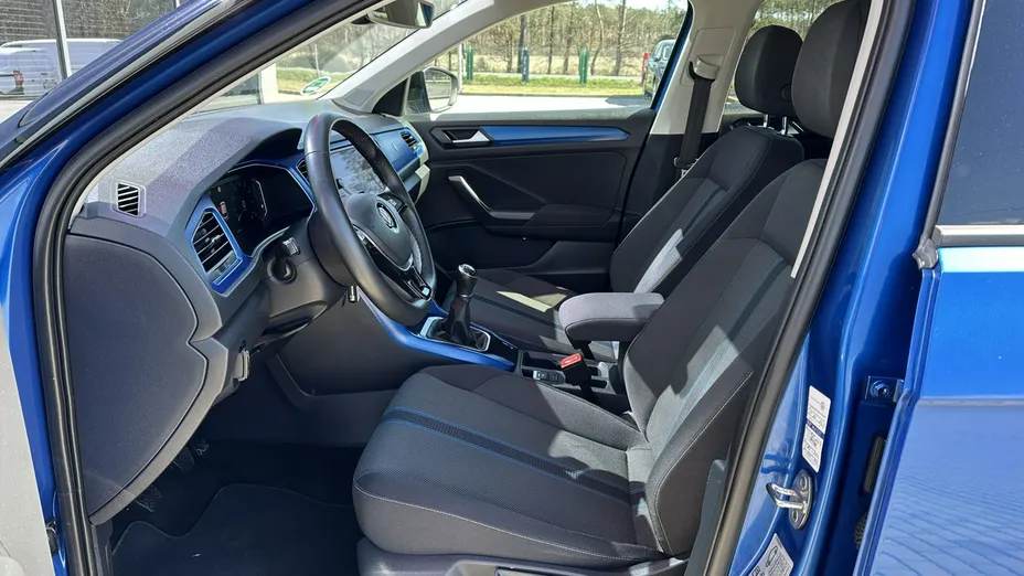 VOLKSWAGEN T-ROC -