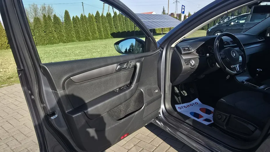 VOLKSWAGEN Passat -