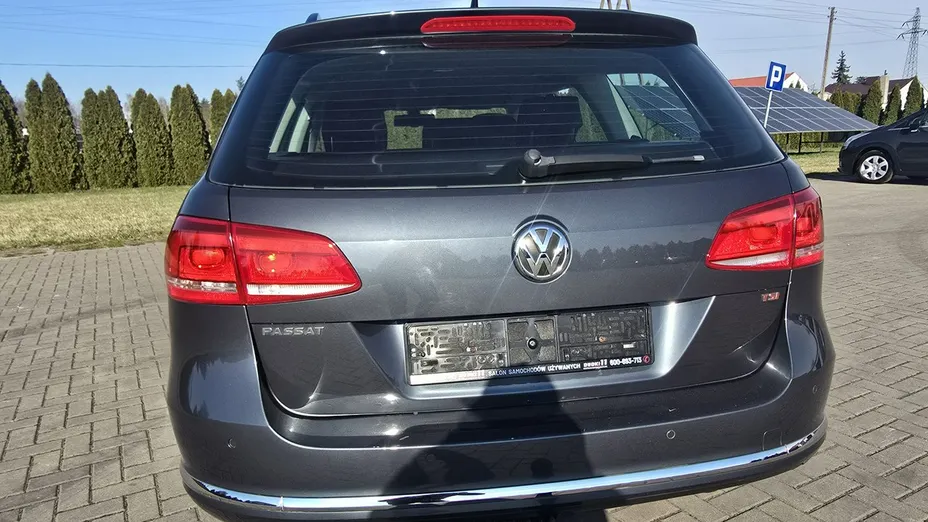 VOLKSWAGEN Passat -
