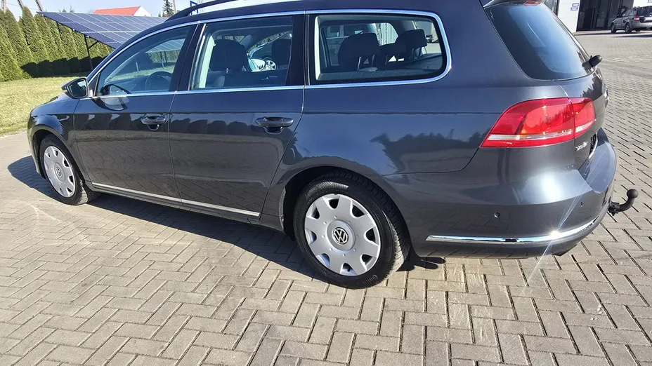 VOLKSWAGEN Passat -