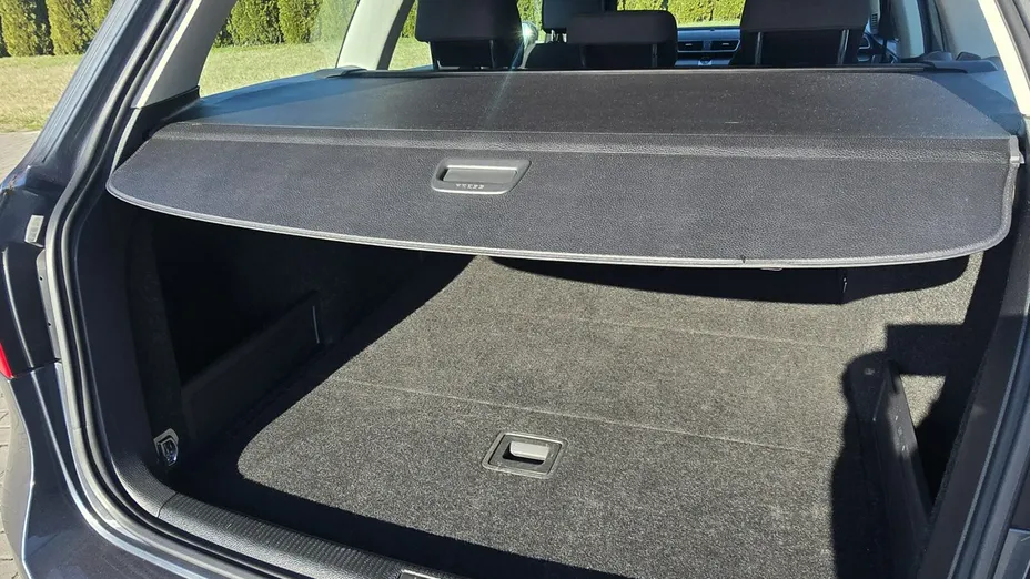 VOLKSWAGEN Passat -