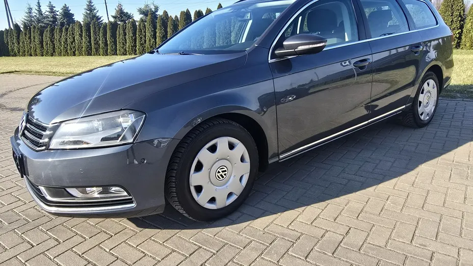 VOLKSWAGEN Passat -