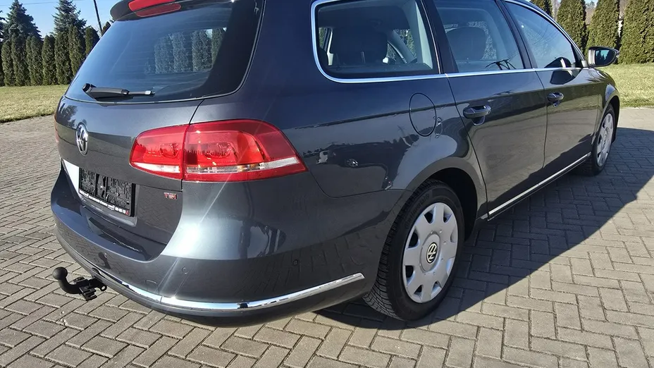 VOLKSWAGEN Passat -