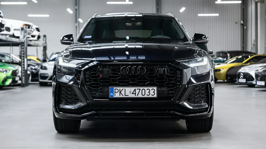 AUDI RS Q8 -