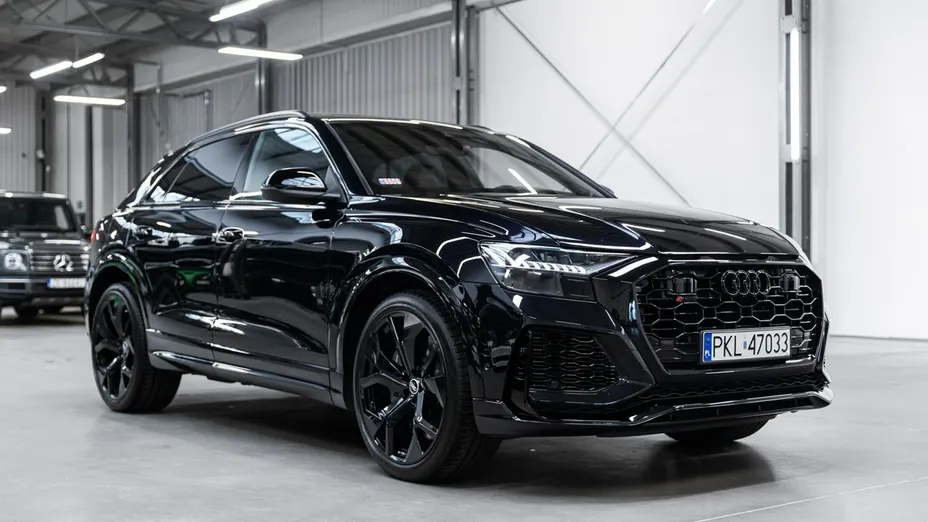 AUDI RS Q8 -
