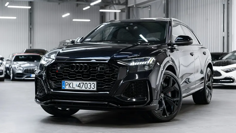 AUDI RS Q8 -