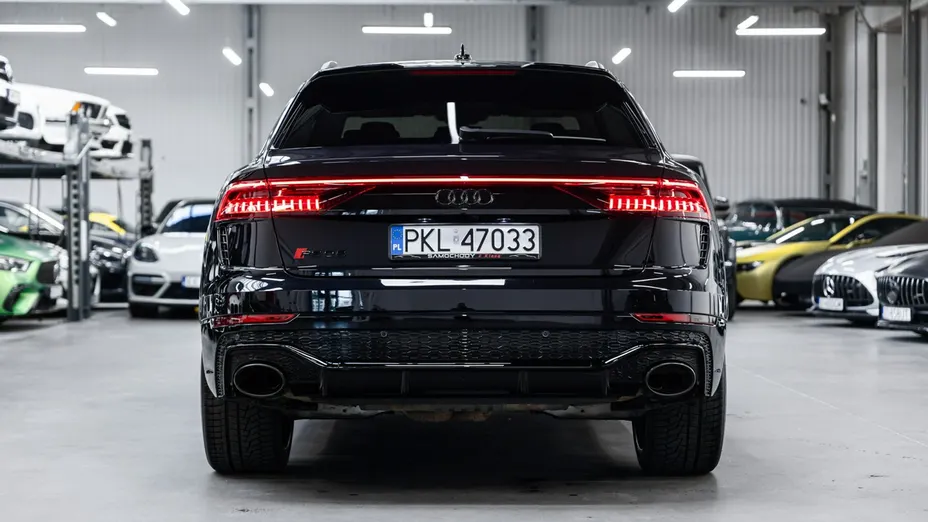 AUDI RS Q8 -