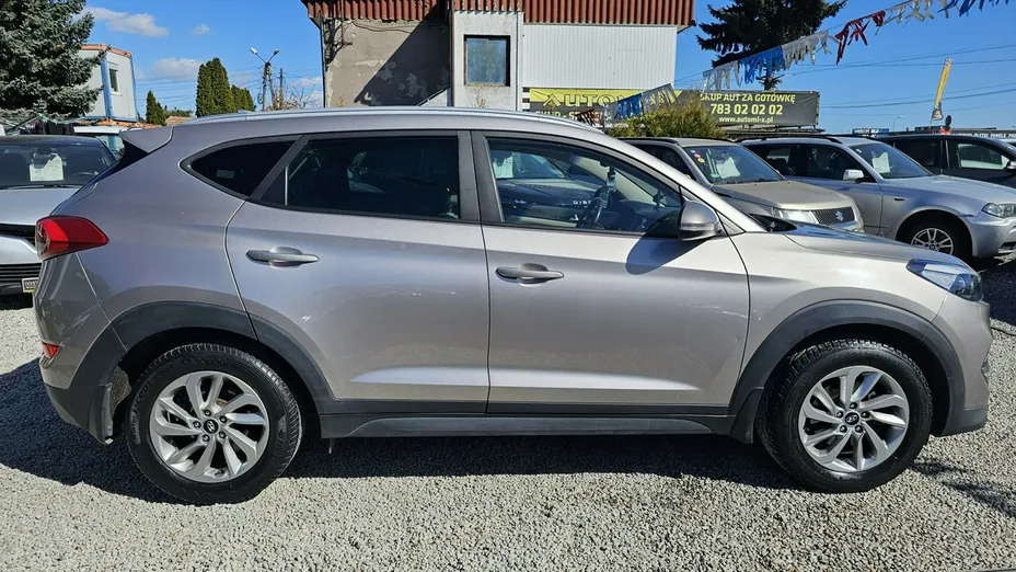HYUNDAI Tucson -