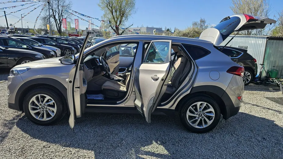 HYUNDAI Tucson -