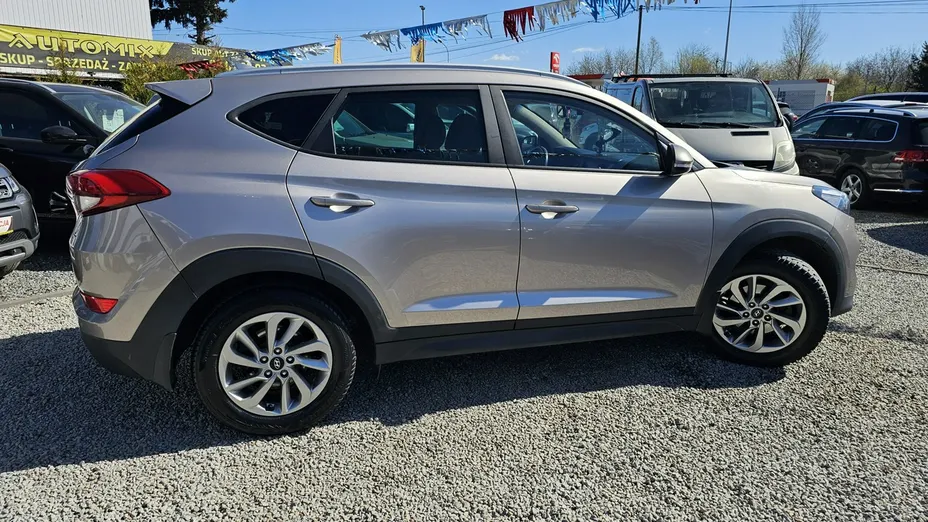 HYUNDAI Tucson -