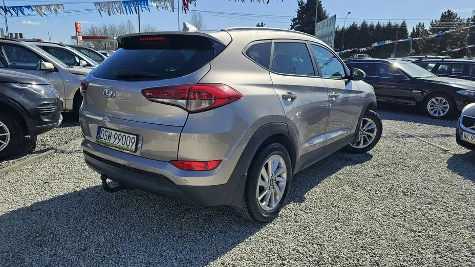 HYUNDAI Tucson -
