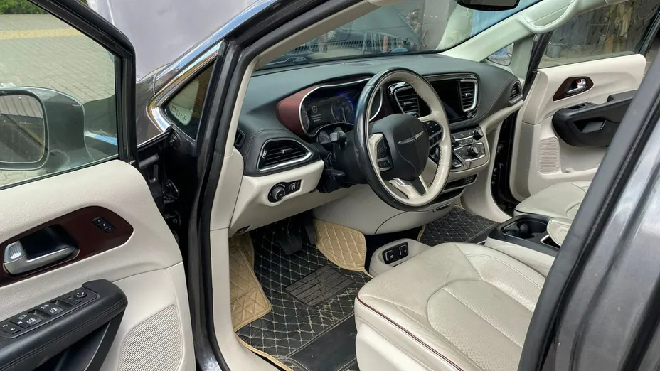 CHRYSLER Pacifica -