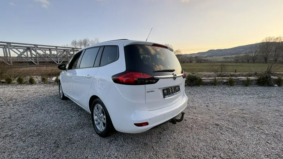 OPEL Zafira -