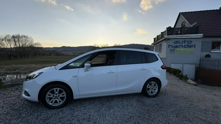 OPEL Zafira -