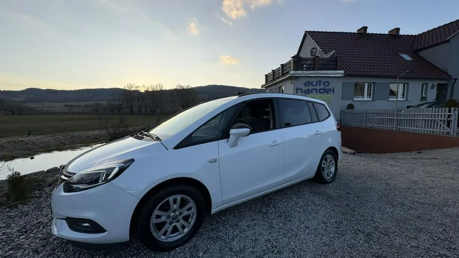 OPEL Zafira -