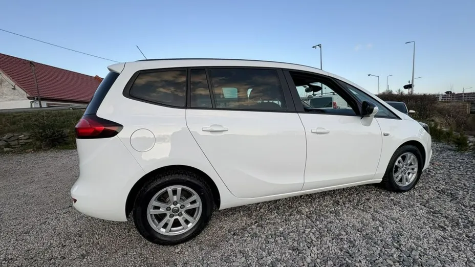 OPEL Zafira -