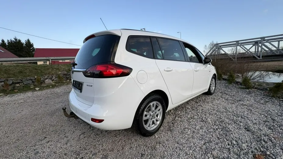 OPEL Zafira -