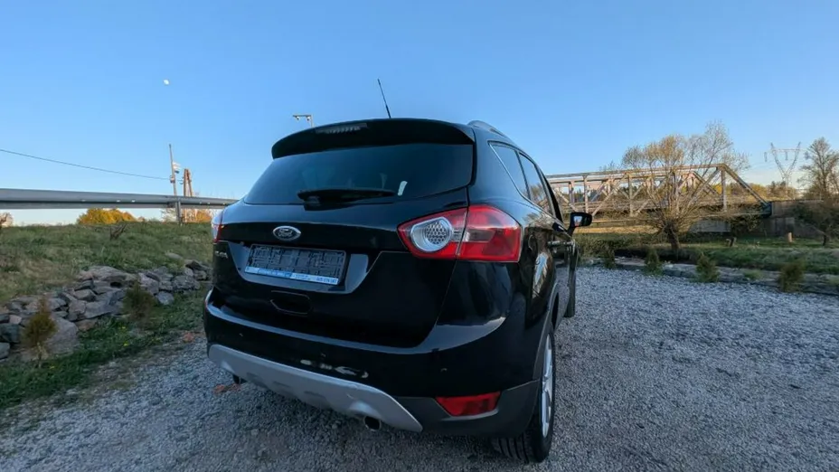 FORD Kuga -