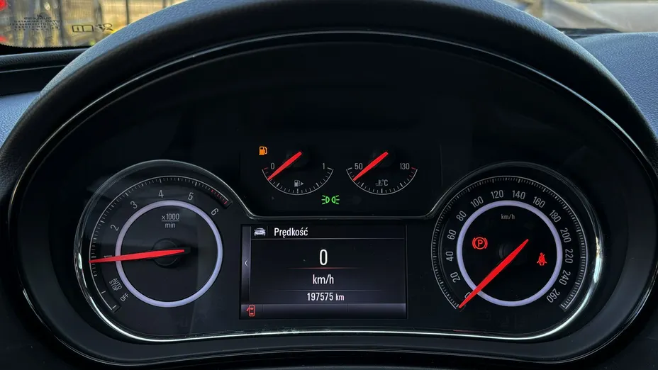 OPEL Insignia -