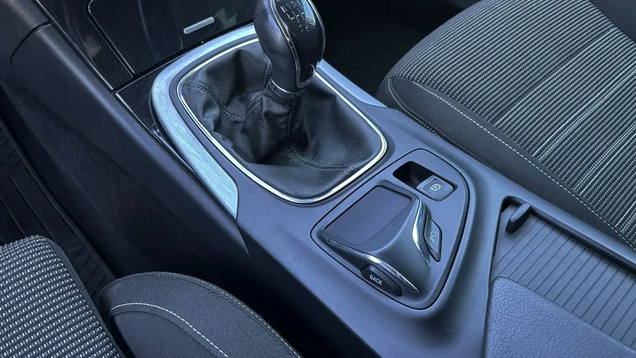 OPEL Insignia -