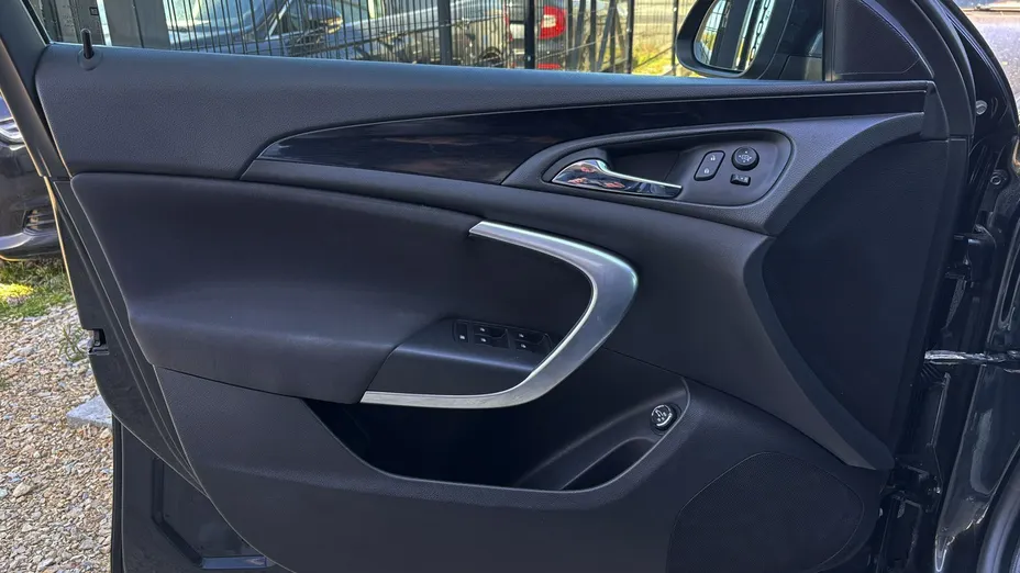 OPEL Insignia -