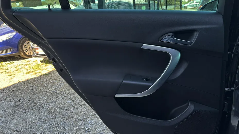OPEL Insignia -