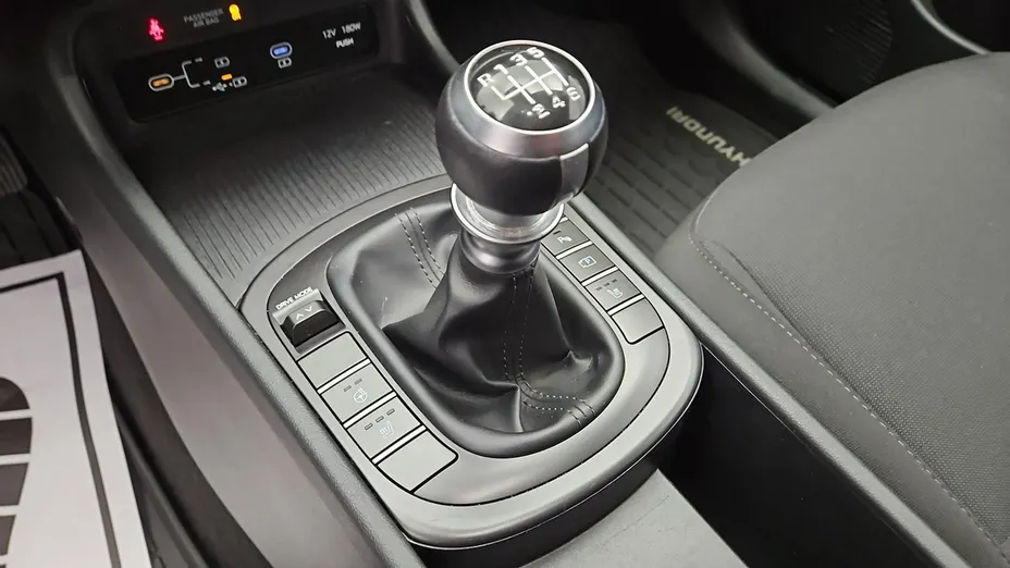 HYUNDAI Kona -