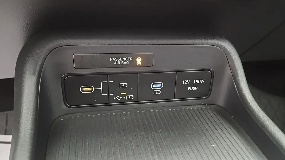 HYUNDAI Kona -