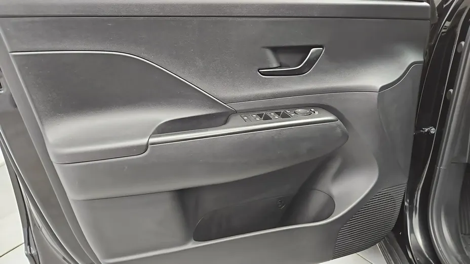 HYUNDAI Kona -