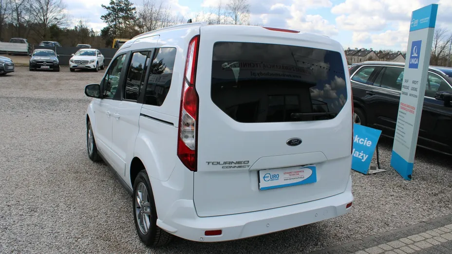 FORD Tourneo Connect -