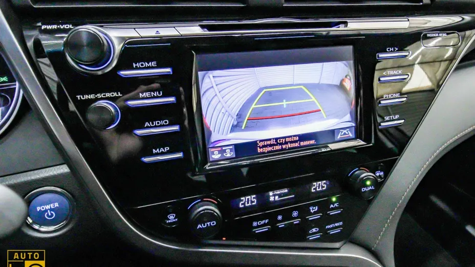 TOYOTA Camry -