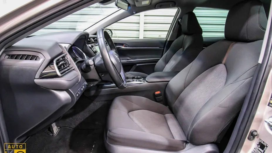 TOYOTA Camry -