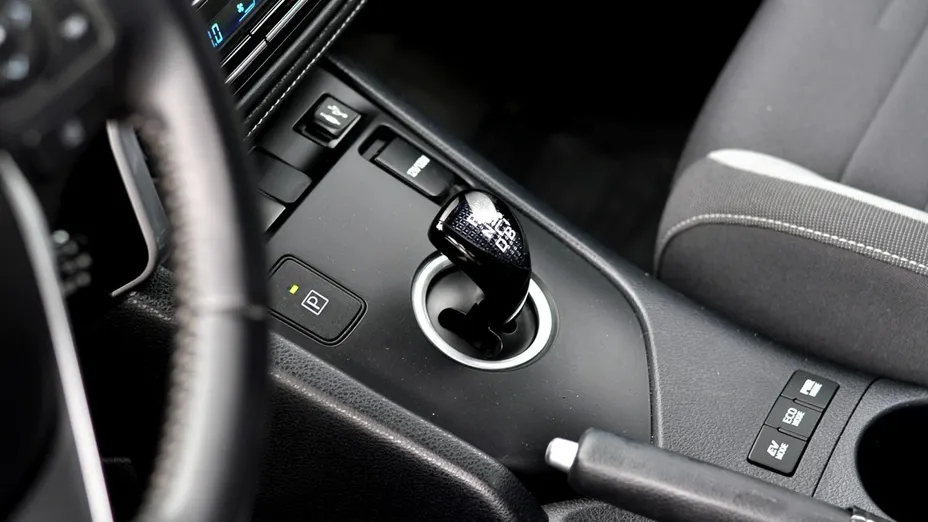 TOYOTA Auris -