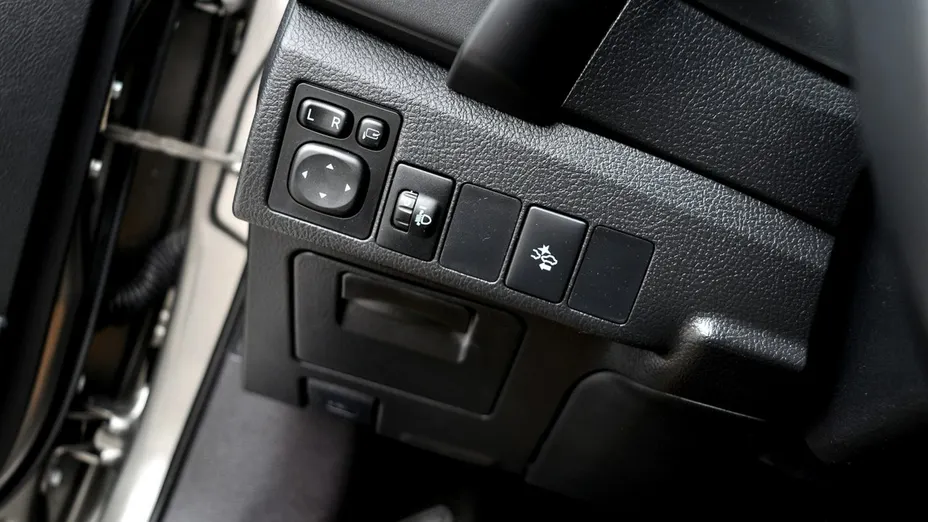 TOYOTA Auris -
