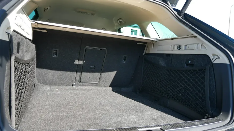 SKODA Superb -