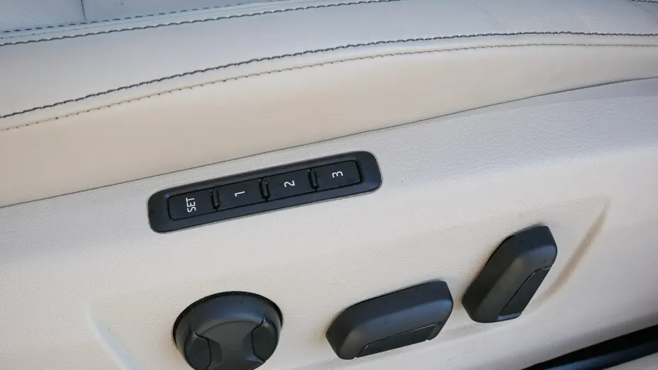 SKODA Superb -