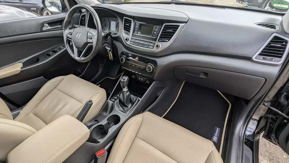 HYUNDAI Tucson -