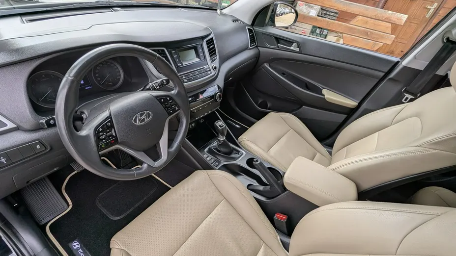 HYUNDAI Tucson -