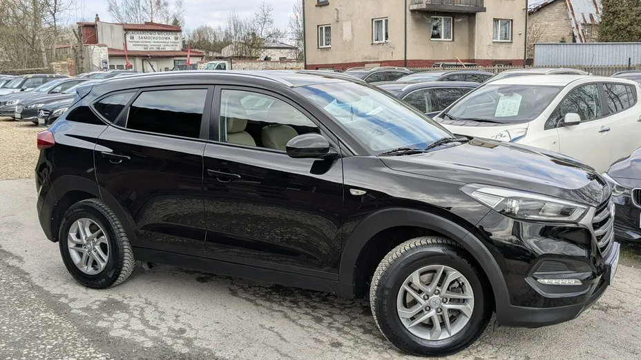 HYUNDAI Tucson -
