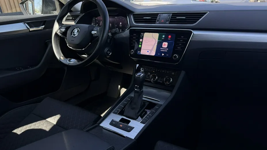 SKODA Superb -