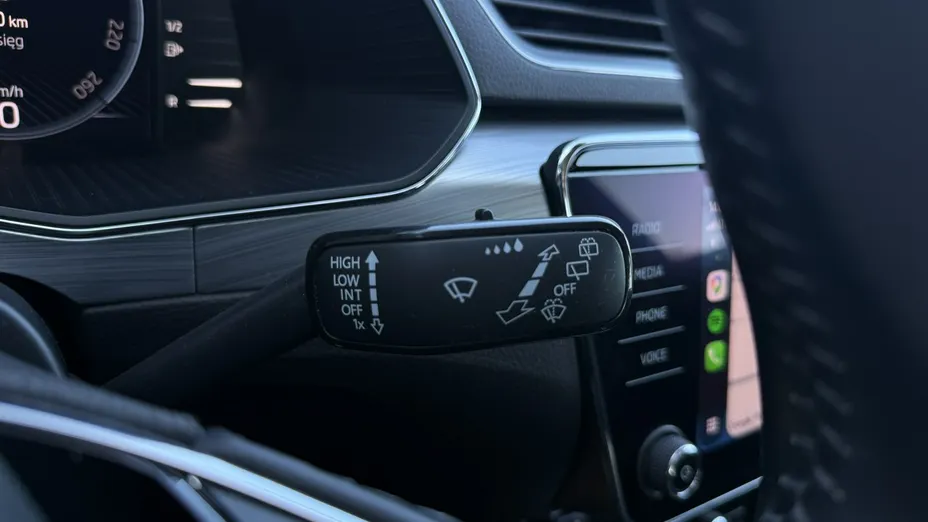 SKODA Superb -