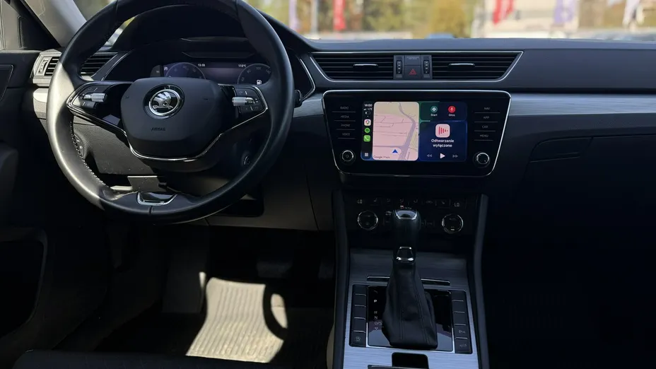 SKODA Superb -